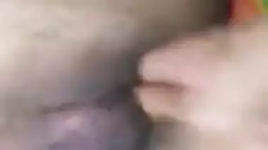 After watching porn videos Indian man fingers wife's pussy like pro